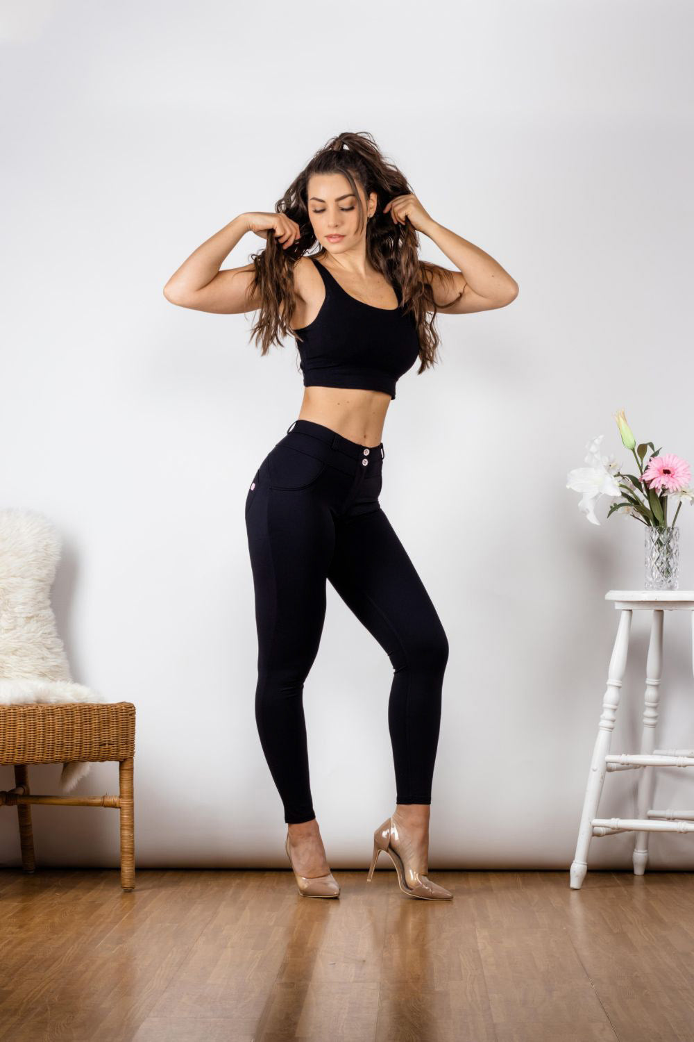 full size contrast detail buttoned leggings