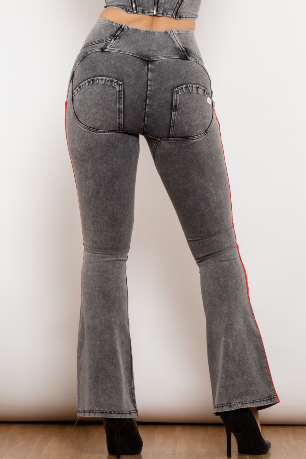 side stripe high waist zip closure jeans