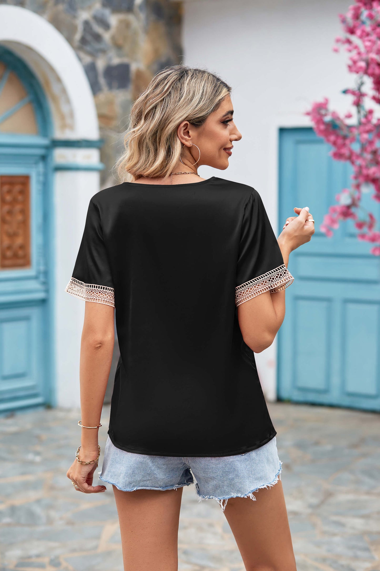 contrast trim short sleeve plunge blouse