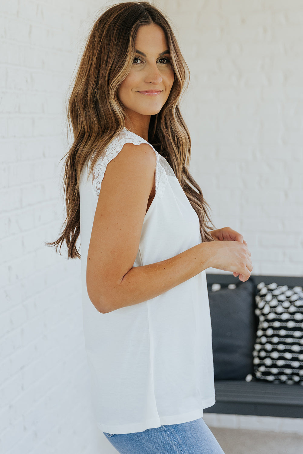 lace yoke round neck tank