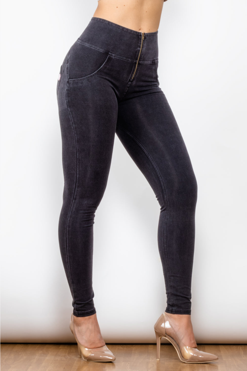 baeful zip closure skinny jeans