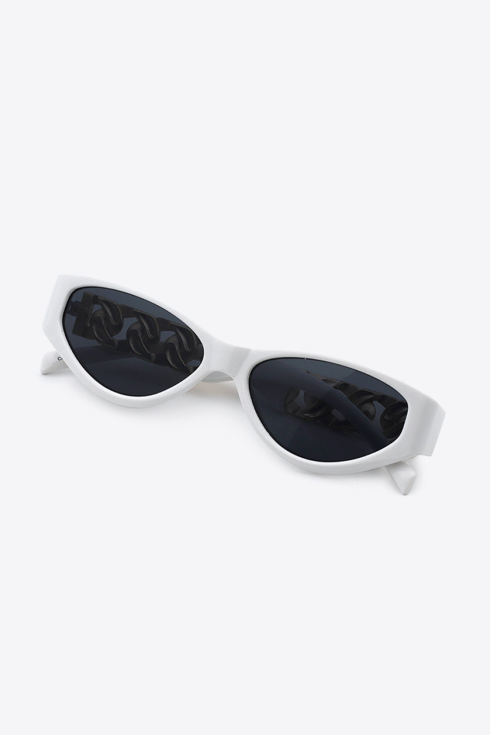 chain detail temple cat eye sunglasses