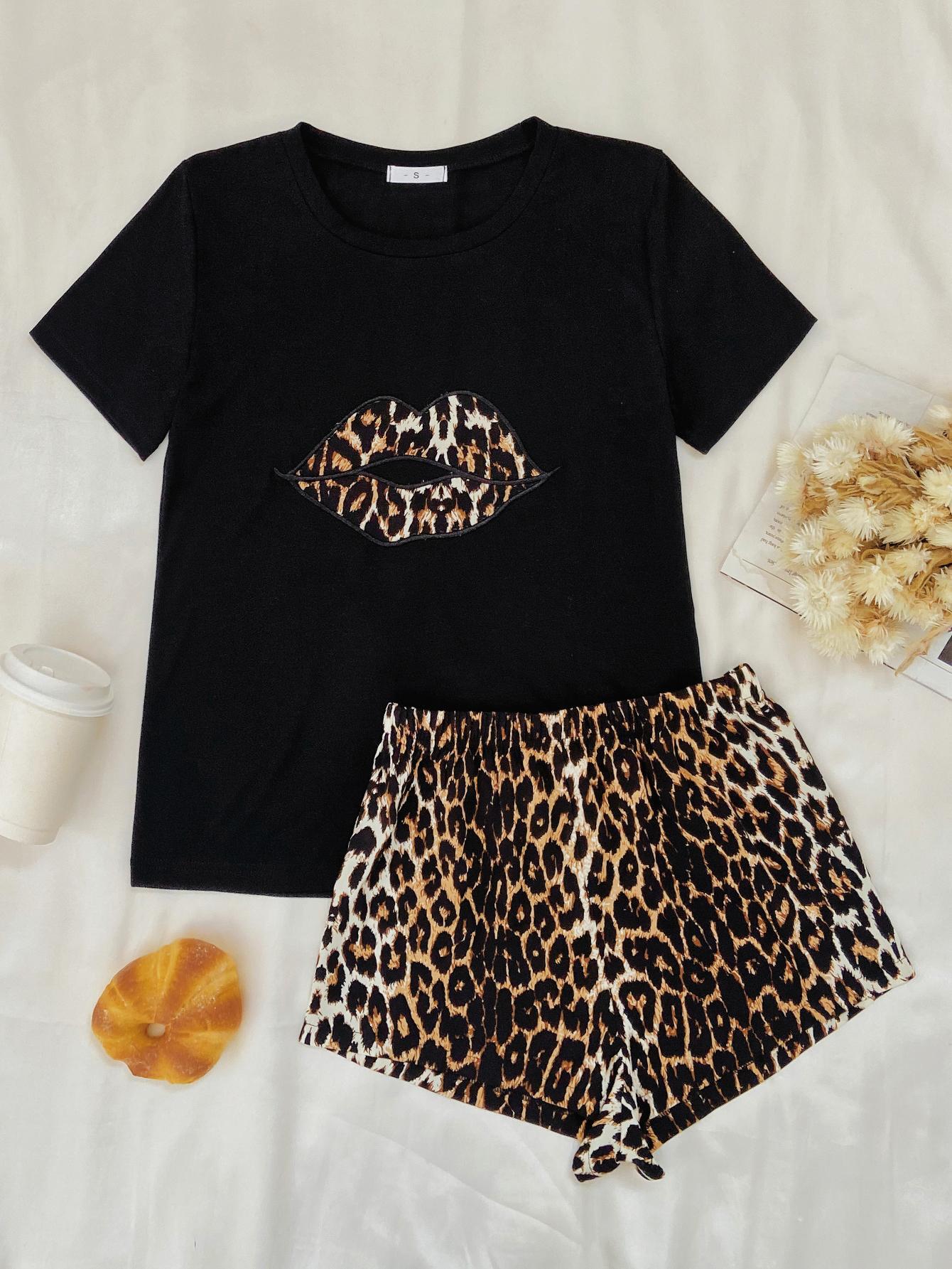 leopard lip graphic top and shorts lounge set