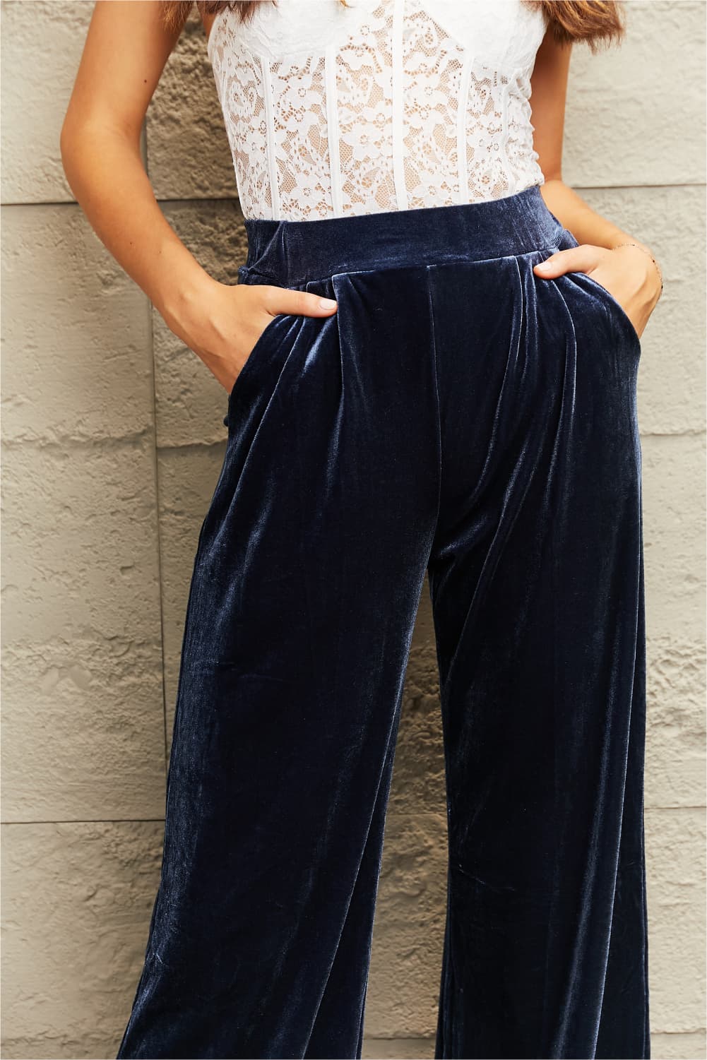 wide leg pants with pockets