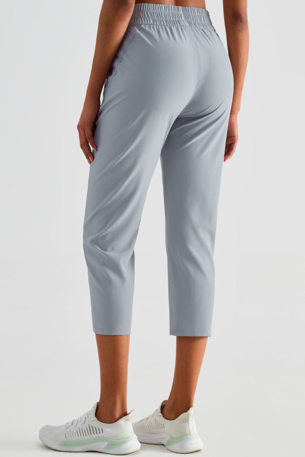 elastic waist cropped sports pants