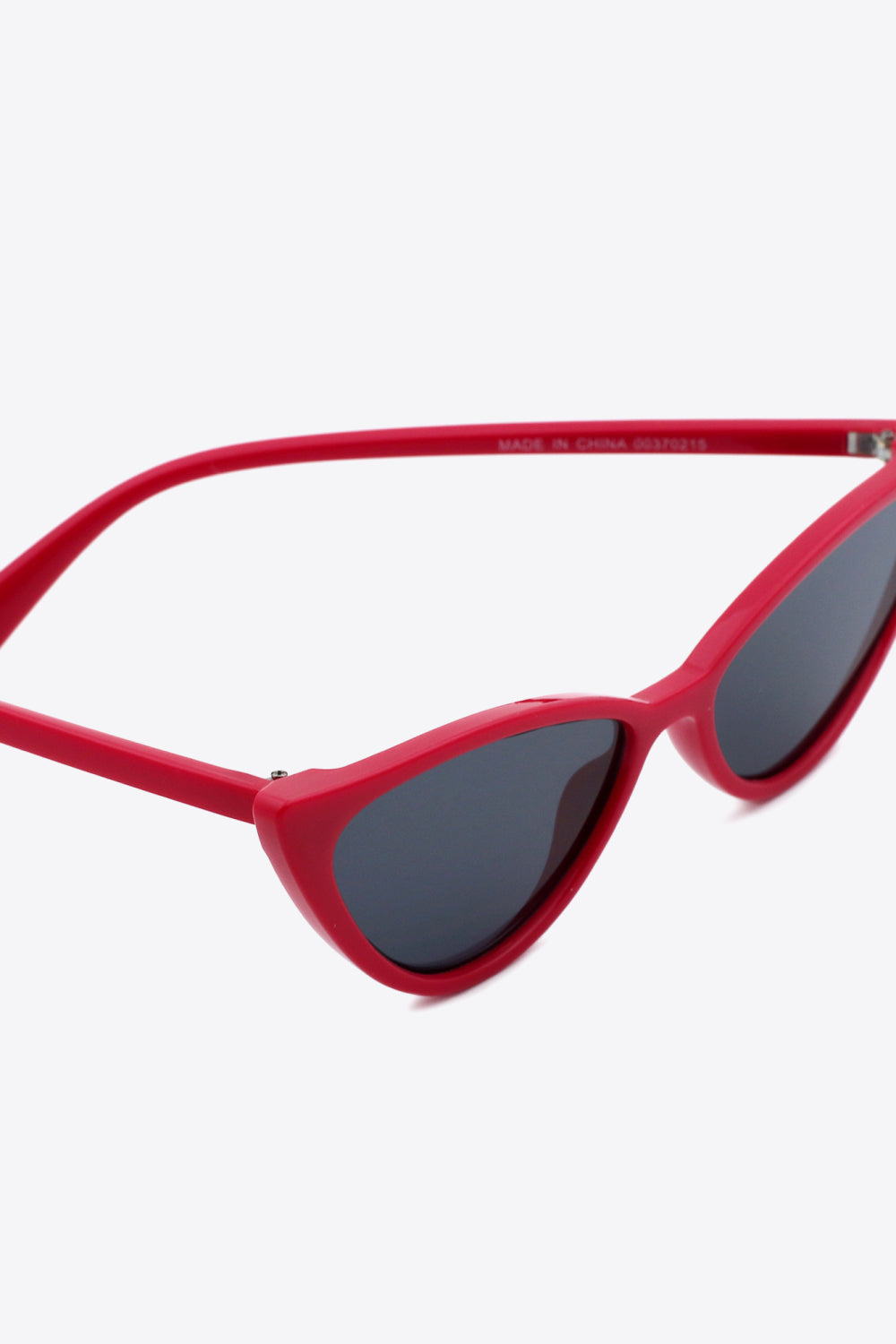 polycarbonate cat-eye sunglasses