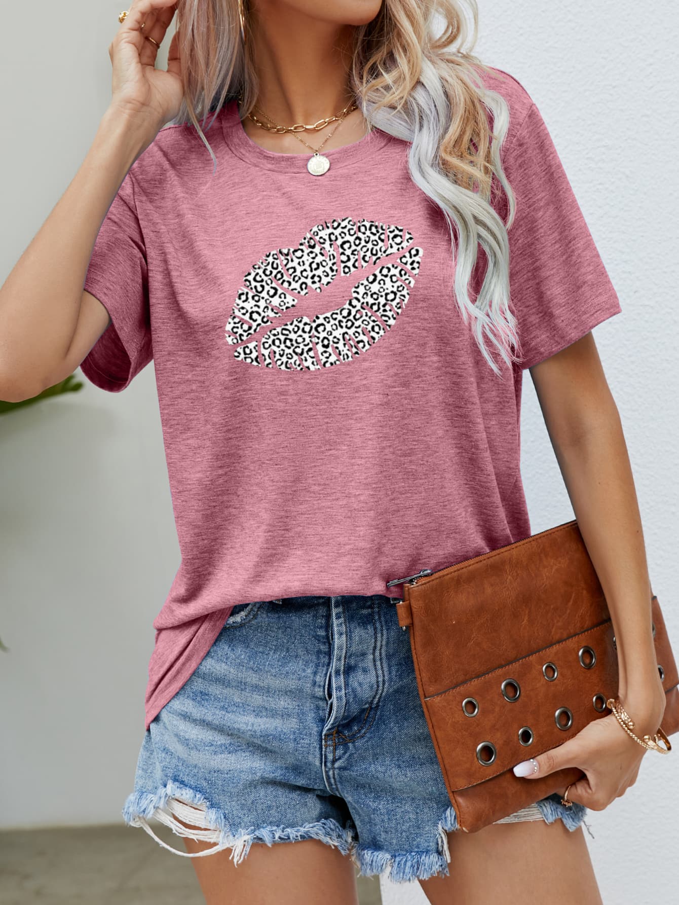 leopard lip graphic round neck tee