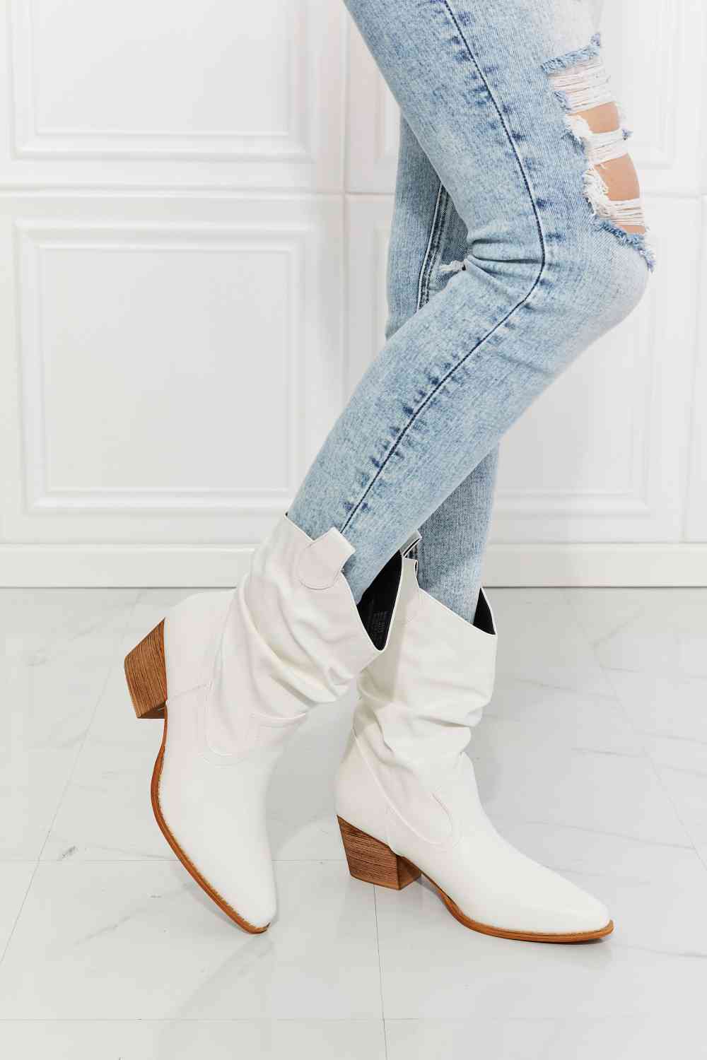 mmshoes better in texas scrunch cowboy boots in white