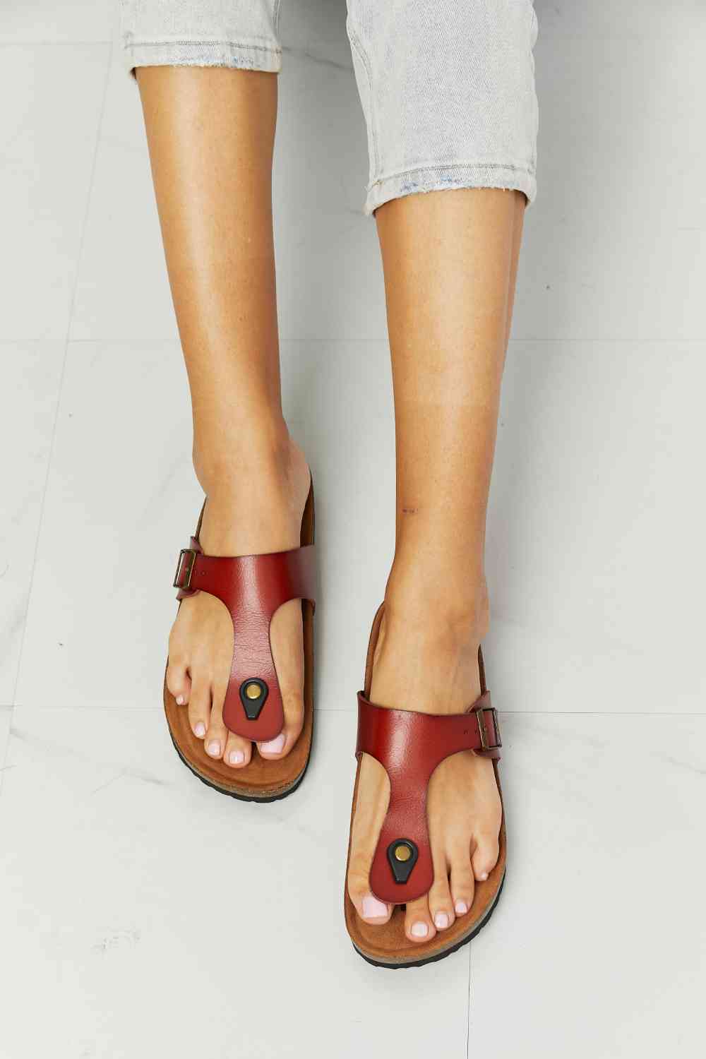 mmshoes drift away t-strap flip-flop in red