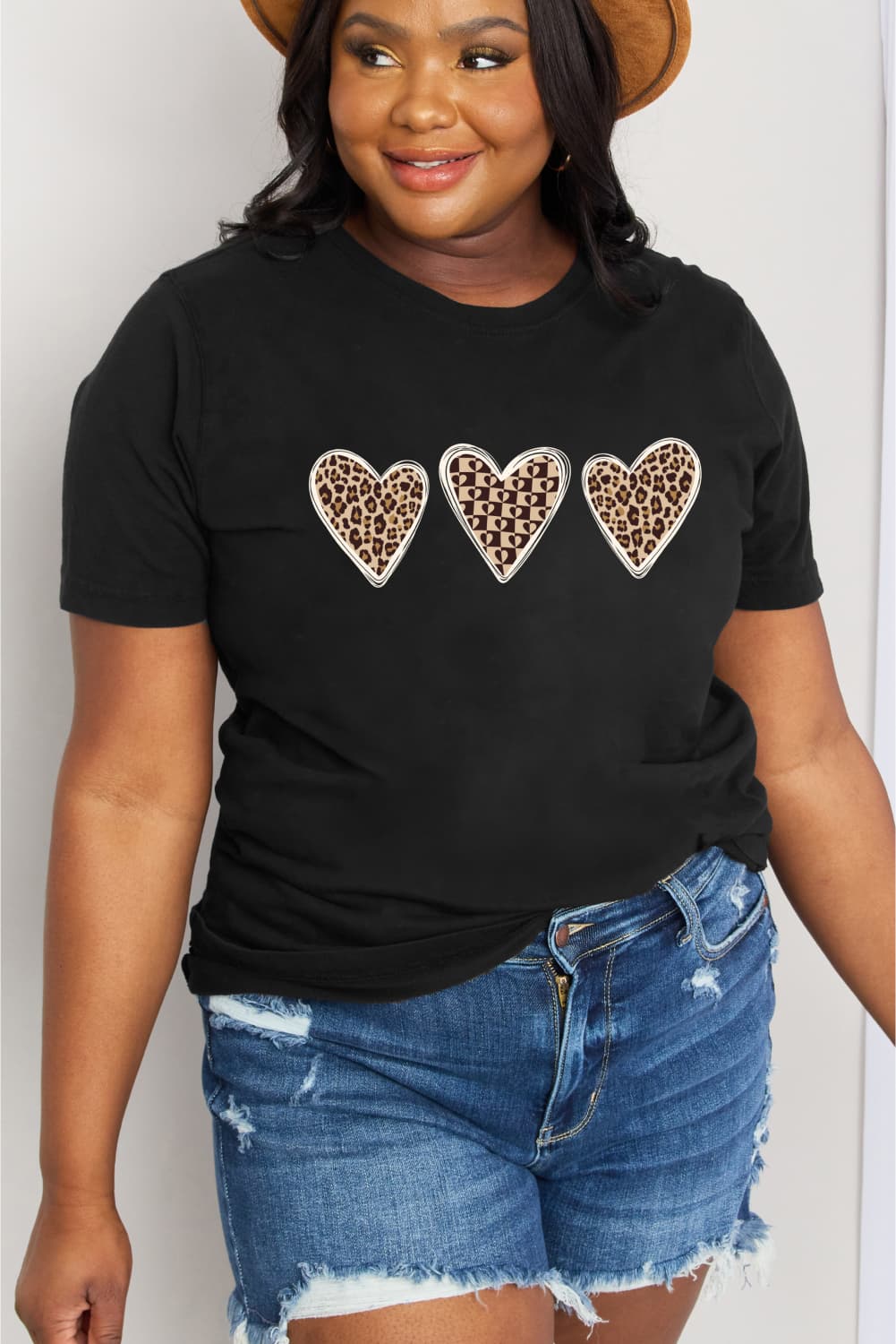 simply love simply love full size heart graphic cotton tee