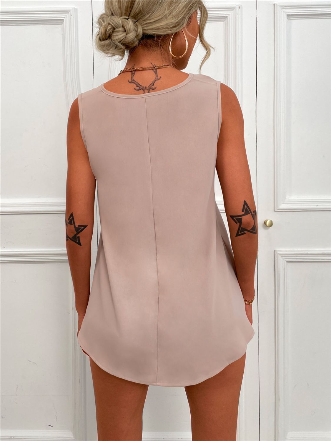 v-neck curved hem tunic tank