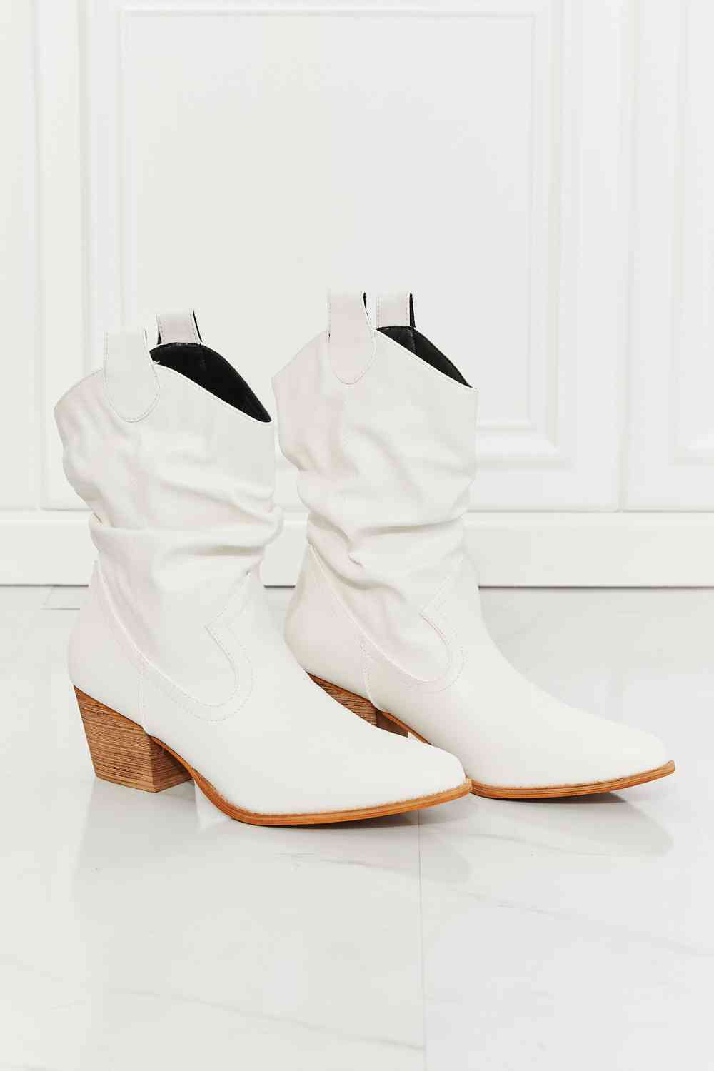 mmshoes better in texas scrunch cowboy boots in white