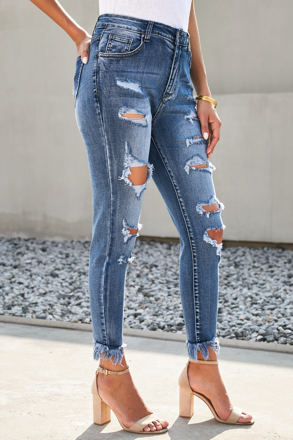 baeful distressed frayed hem cropped jeans