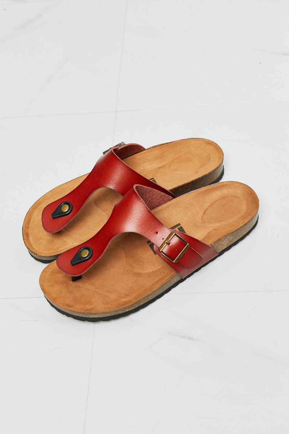 mmshoes drift away t-strap flip-flop in red