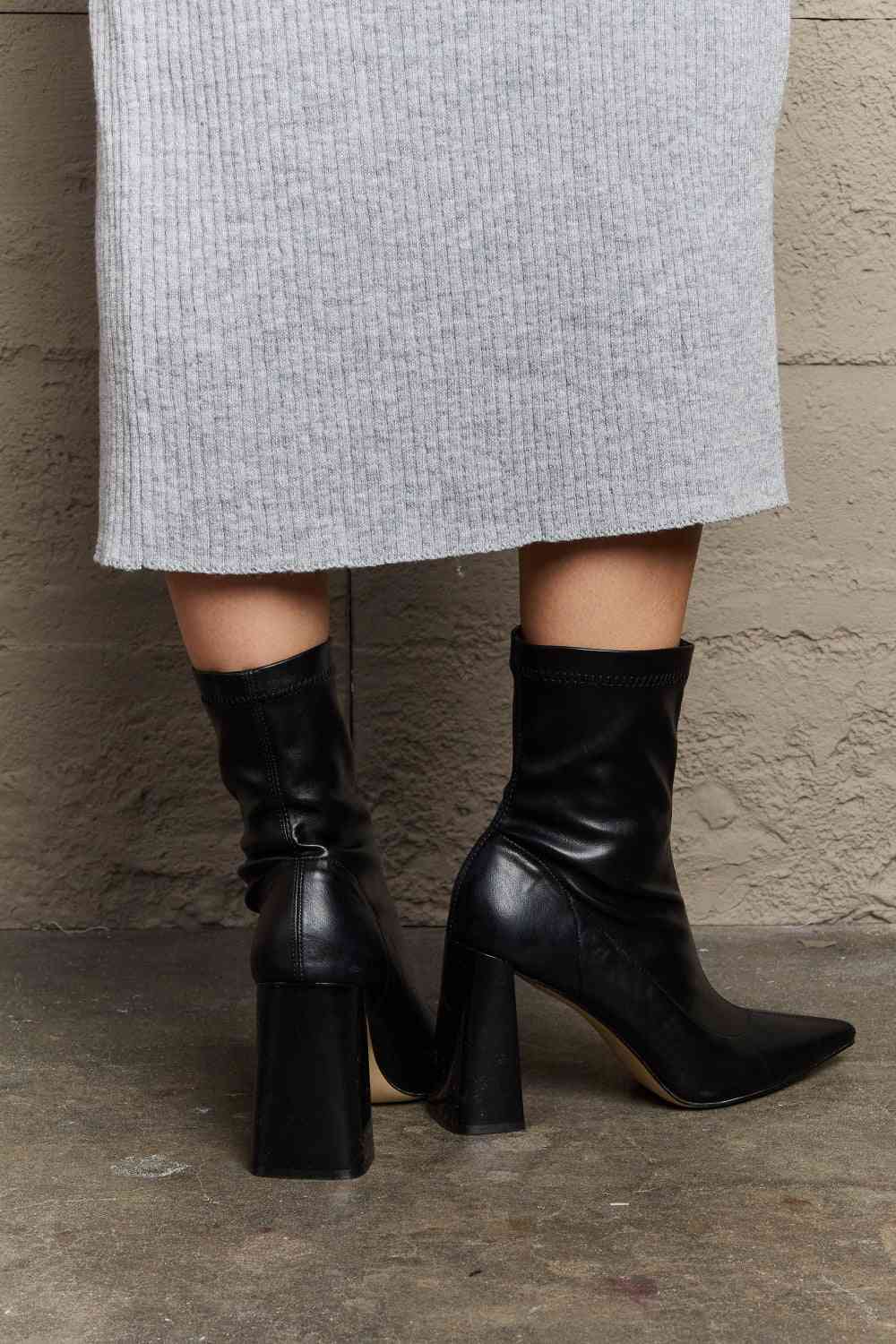 weeboo stacy block heel sock boots