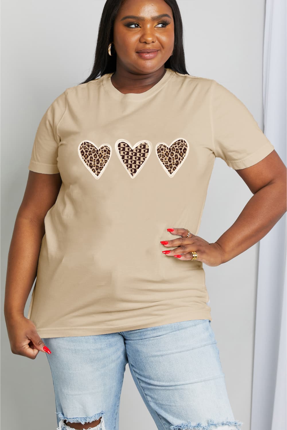 simply love simply love full size heart graphic cotton tee