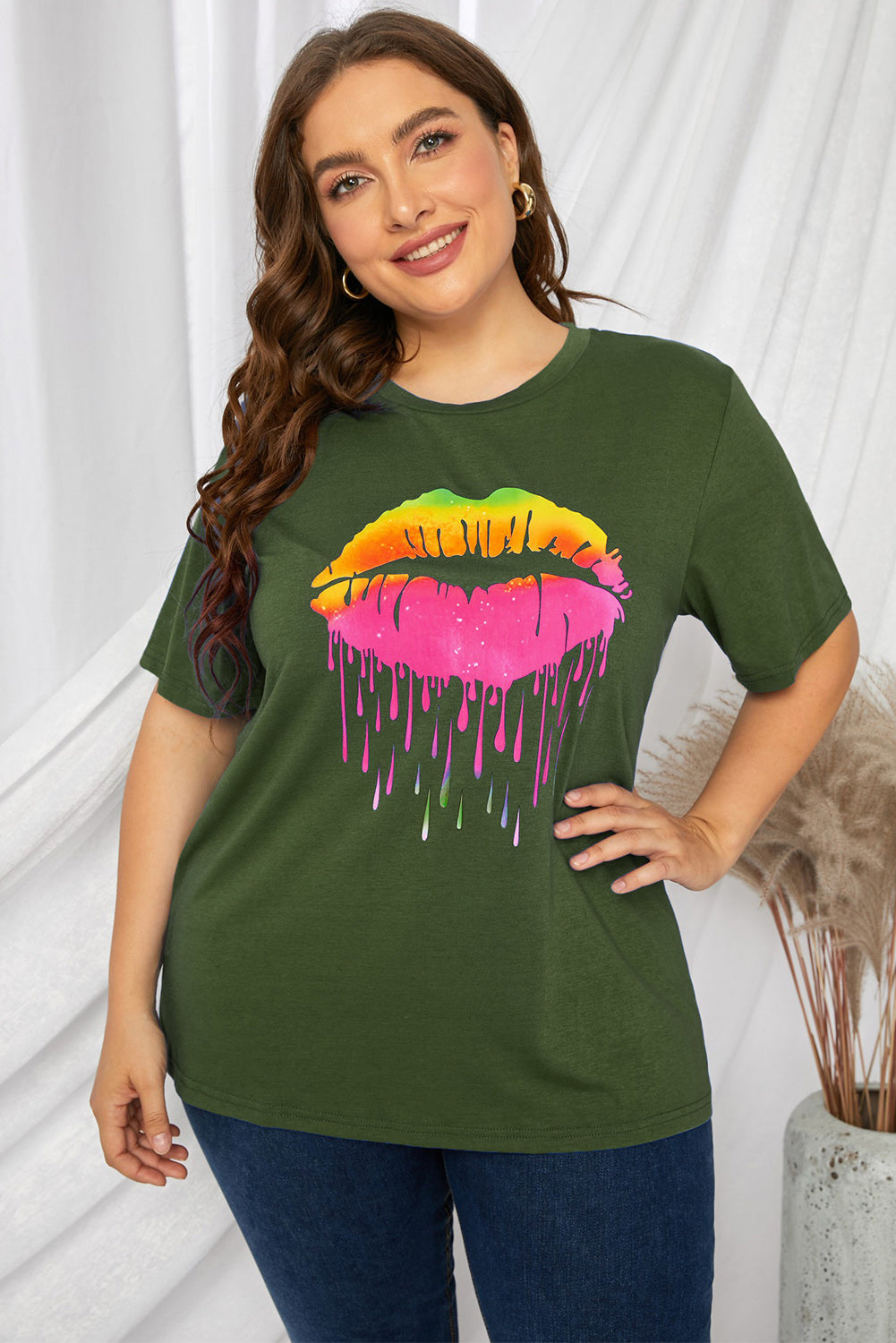 plus size lip graphic tee shirt