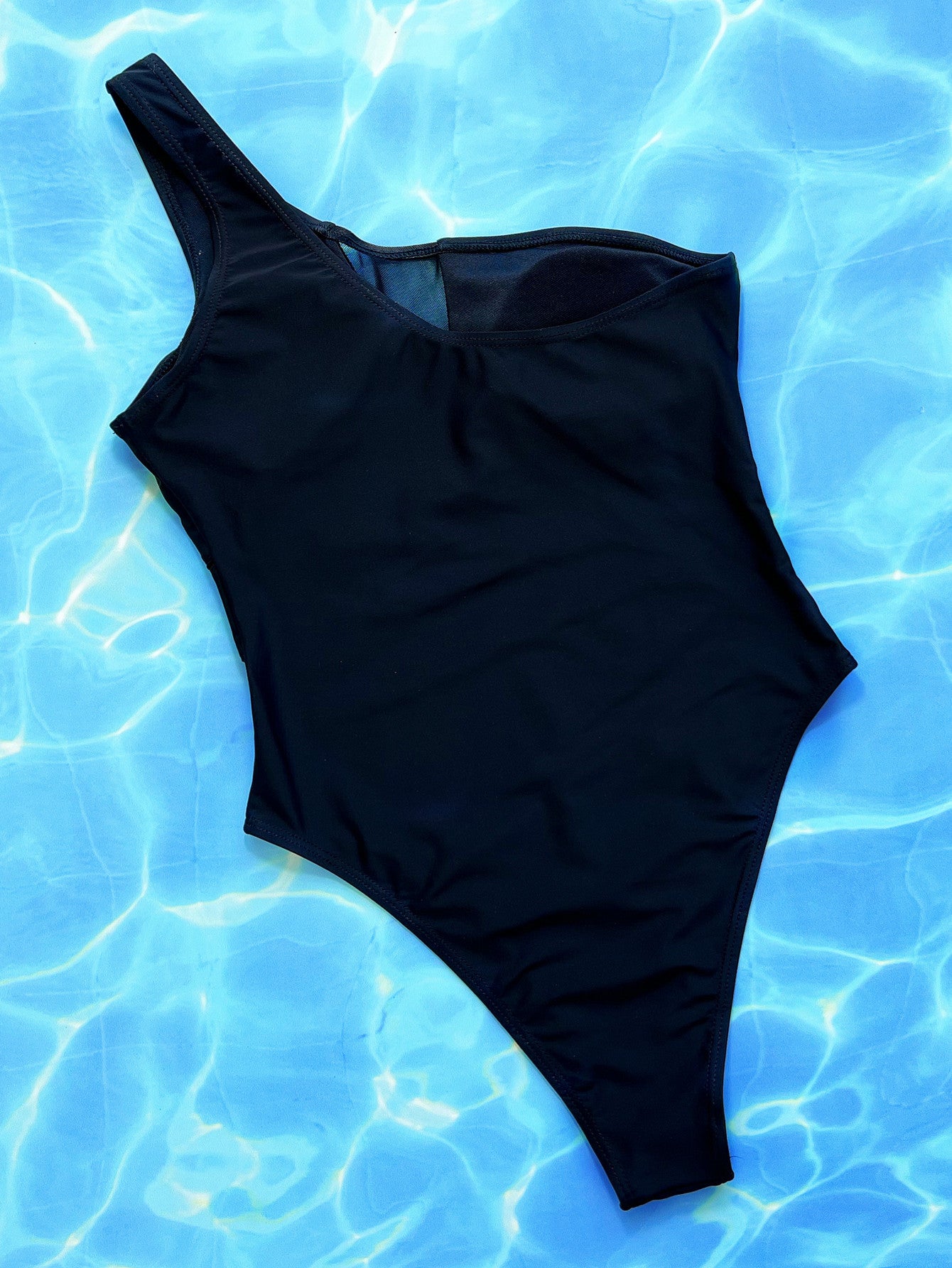 one-shoulder sleeveless one-piece swimsuit