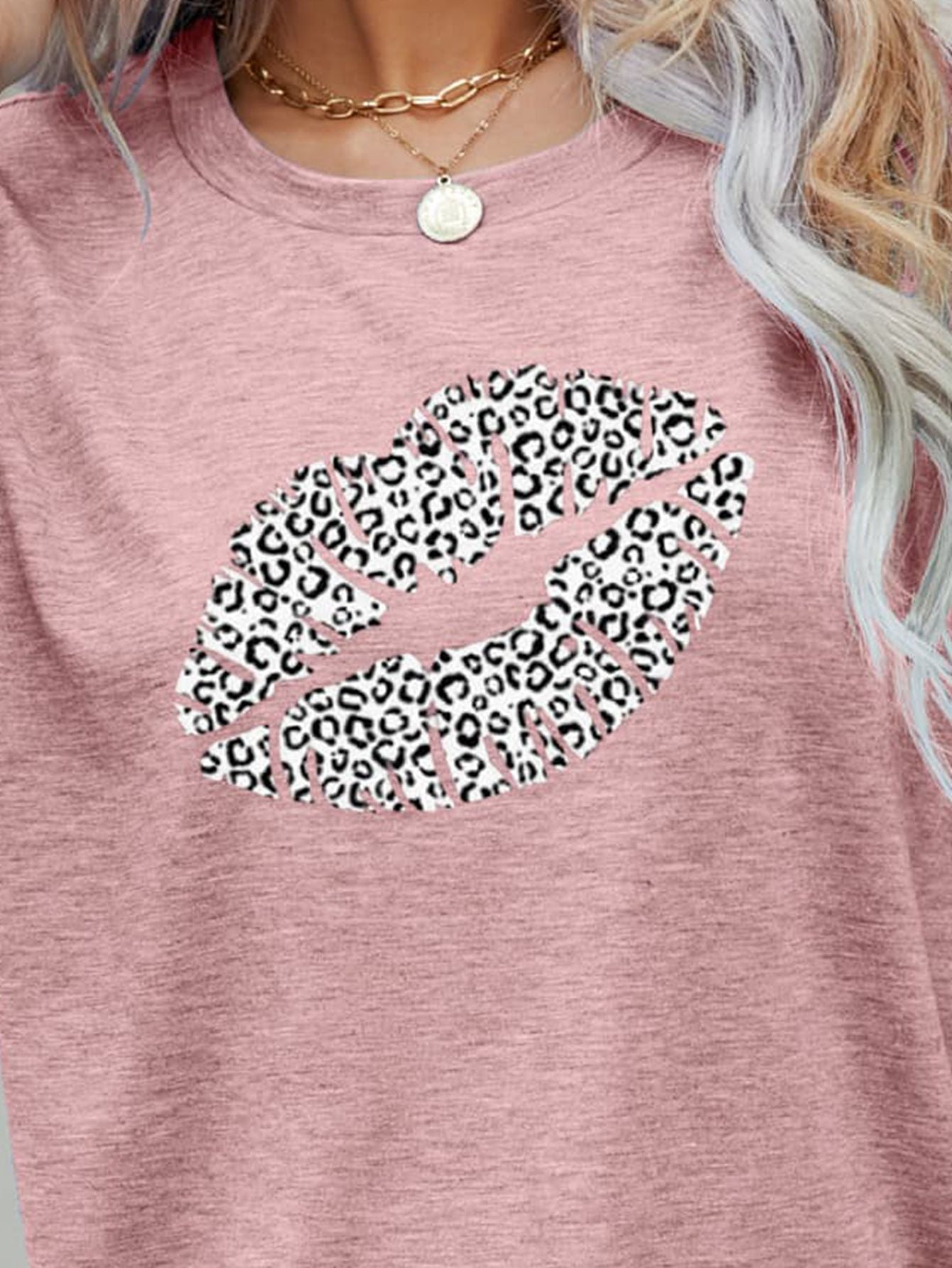 leopard lip graphic round neck tee